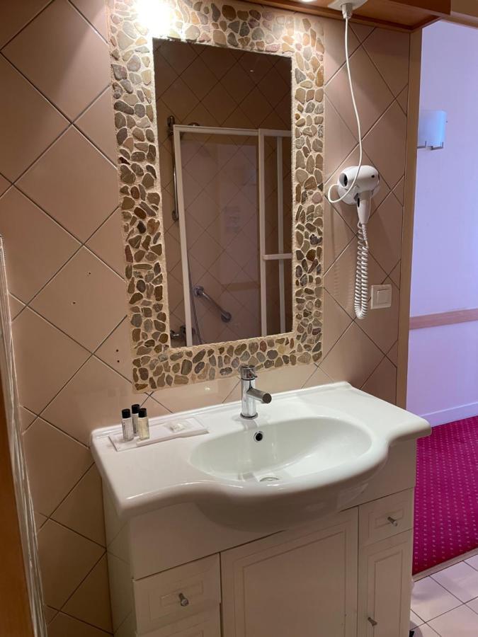 Hotel La Capitainerie Chateauneuf-sur-Loire Bagian luar foto
