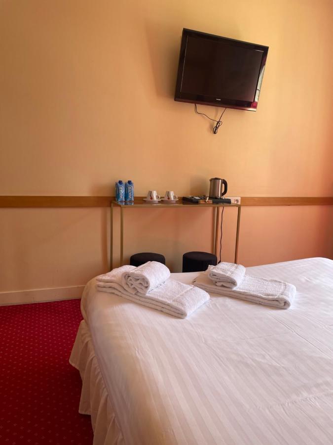 Hotel La Capitainerie Chateauneuf-sur-Loire Bagian luar foto