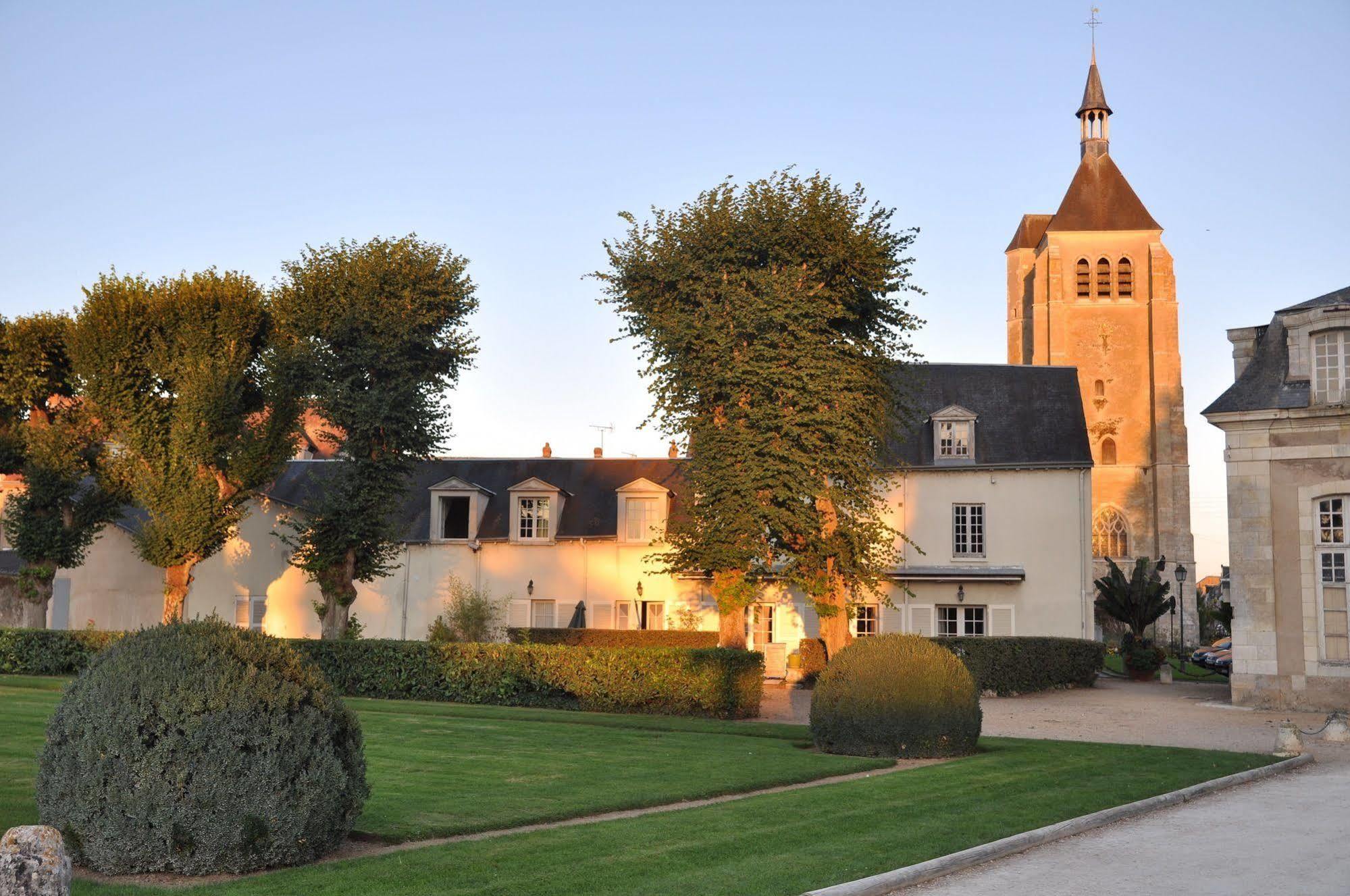 Hotel La Capitainerie Chateauneuf-sur-Loire Bagian luar foto