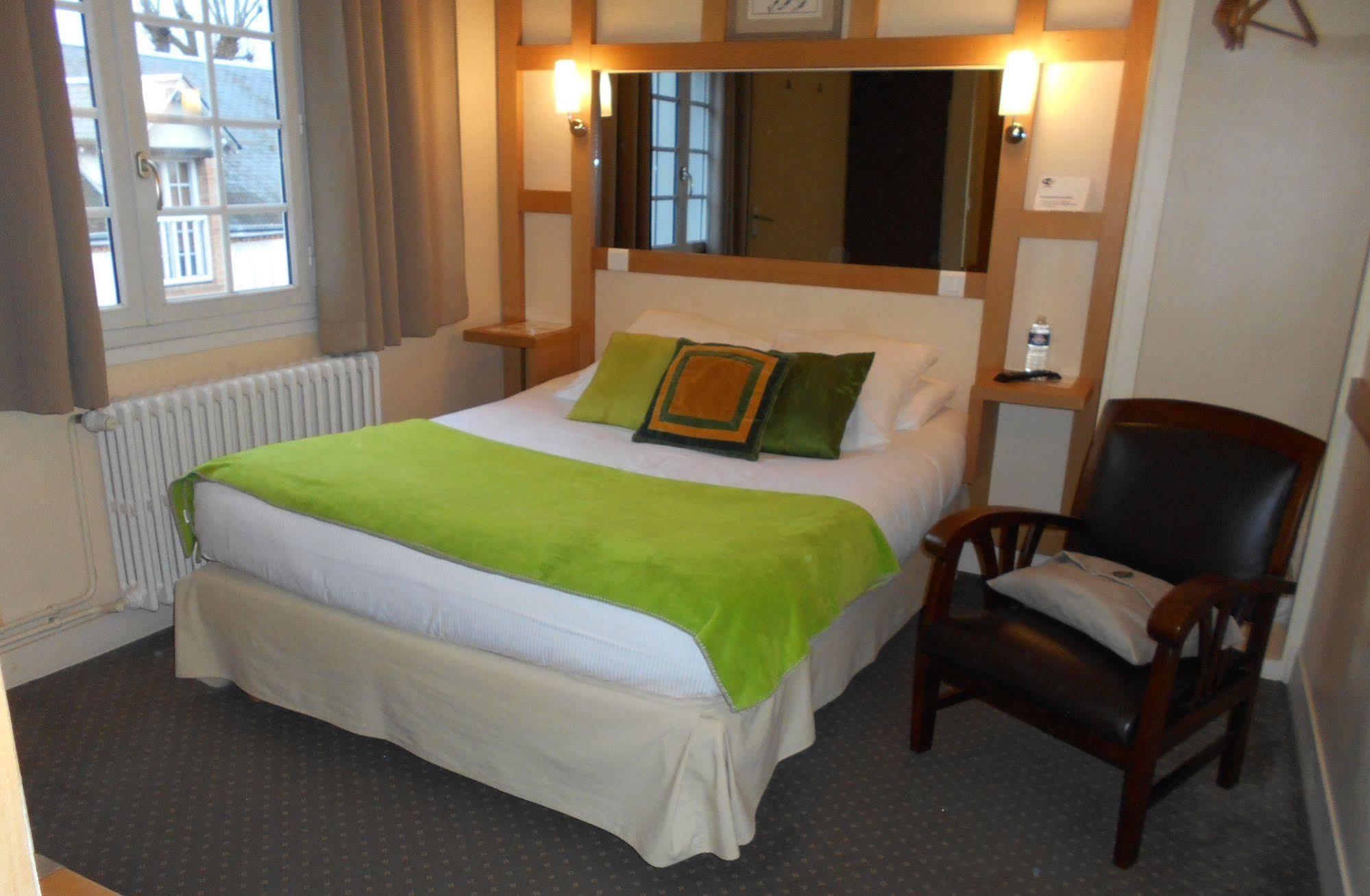 Hotel La Capitainerie Chateauneuf-sur-Loire Bagian luar foto