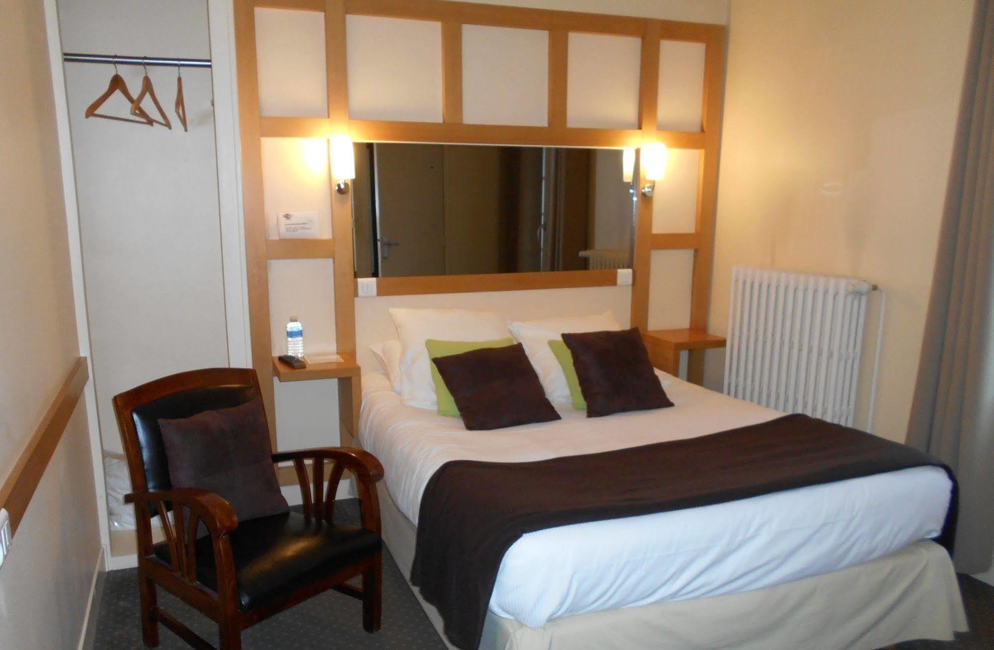 Hotel La Capitainerie Chateauneuf-sur-Loire Bagian luar foto