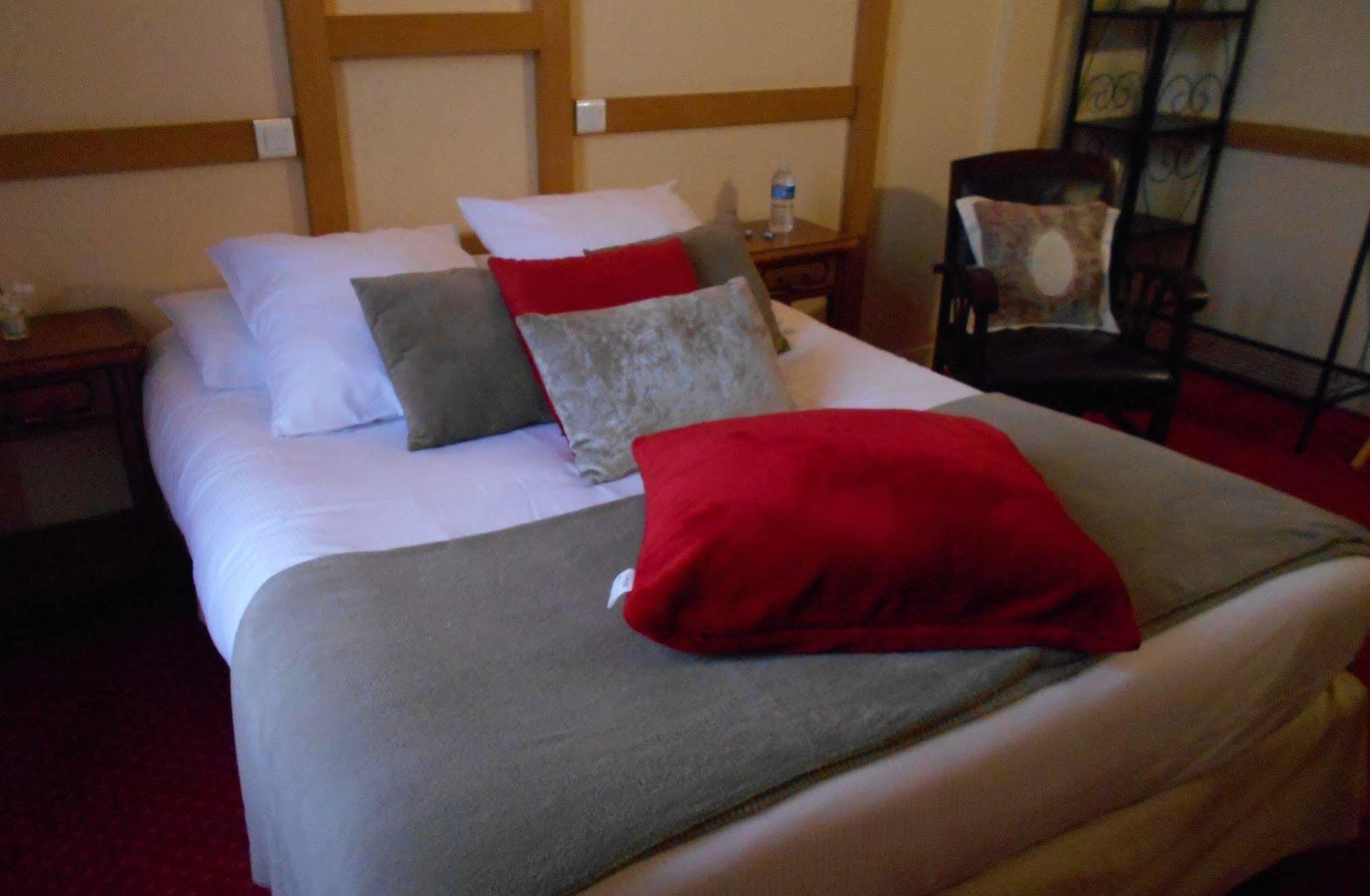 Hotel La Capitainerie Chateauneuf-sur-Loire Bagian luar foto